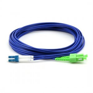 Tipos de conectores em cabos patch de fibra